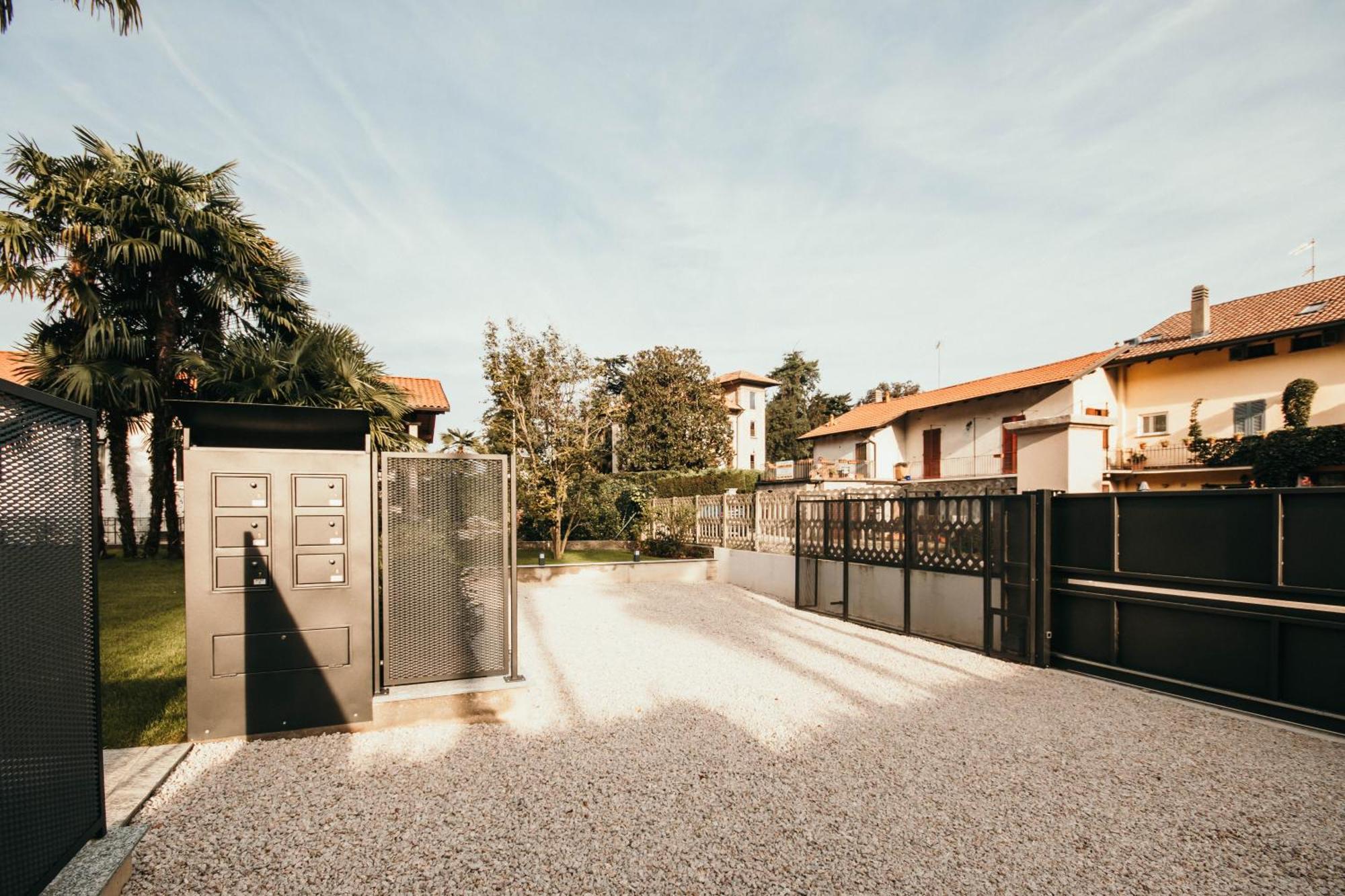 Gio Leo Guest House Lesa Exterior photo